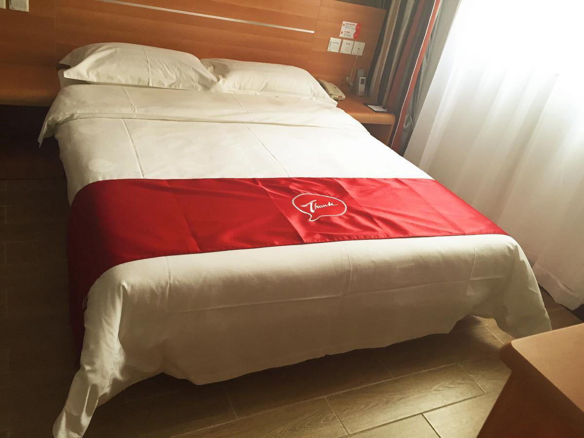 Thank Inn Chain Hotel Guangdong Shenzhen Baoan International Airport Bagian luar foto